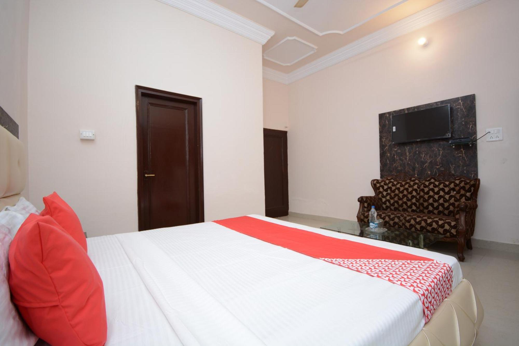 Hotel Asia Palace Pathānkot Buitenkant foto