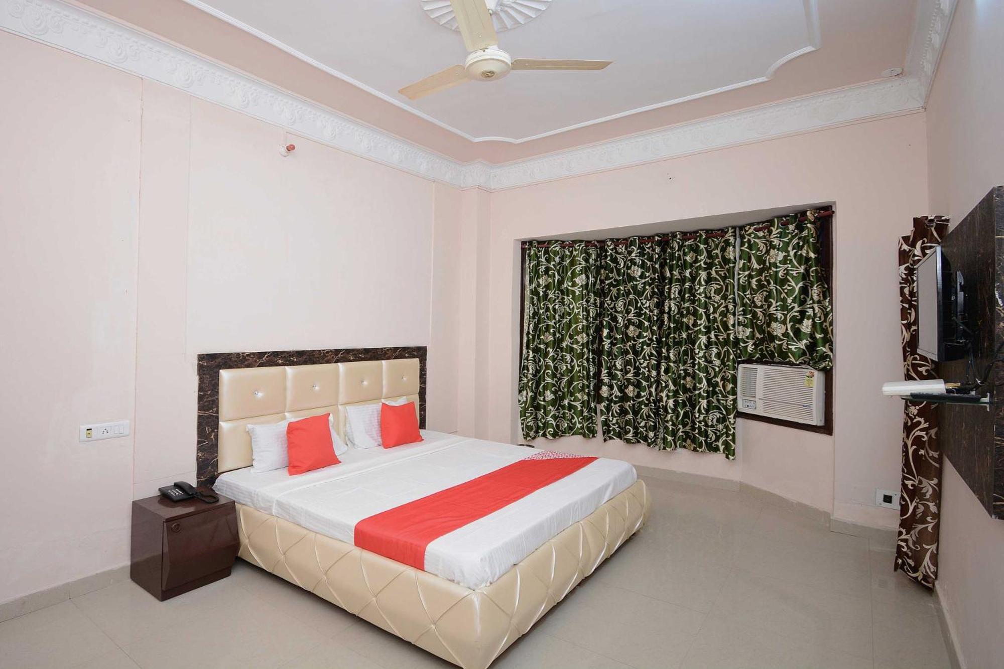 Hotel Asia Palace Pathānkot Buitenkant foto