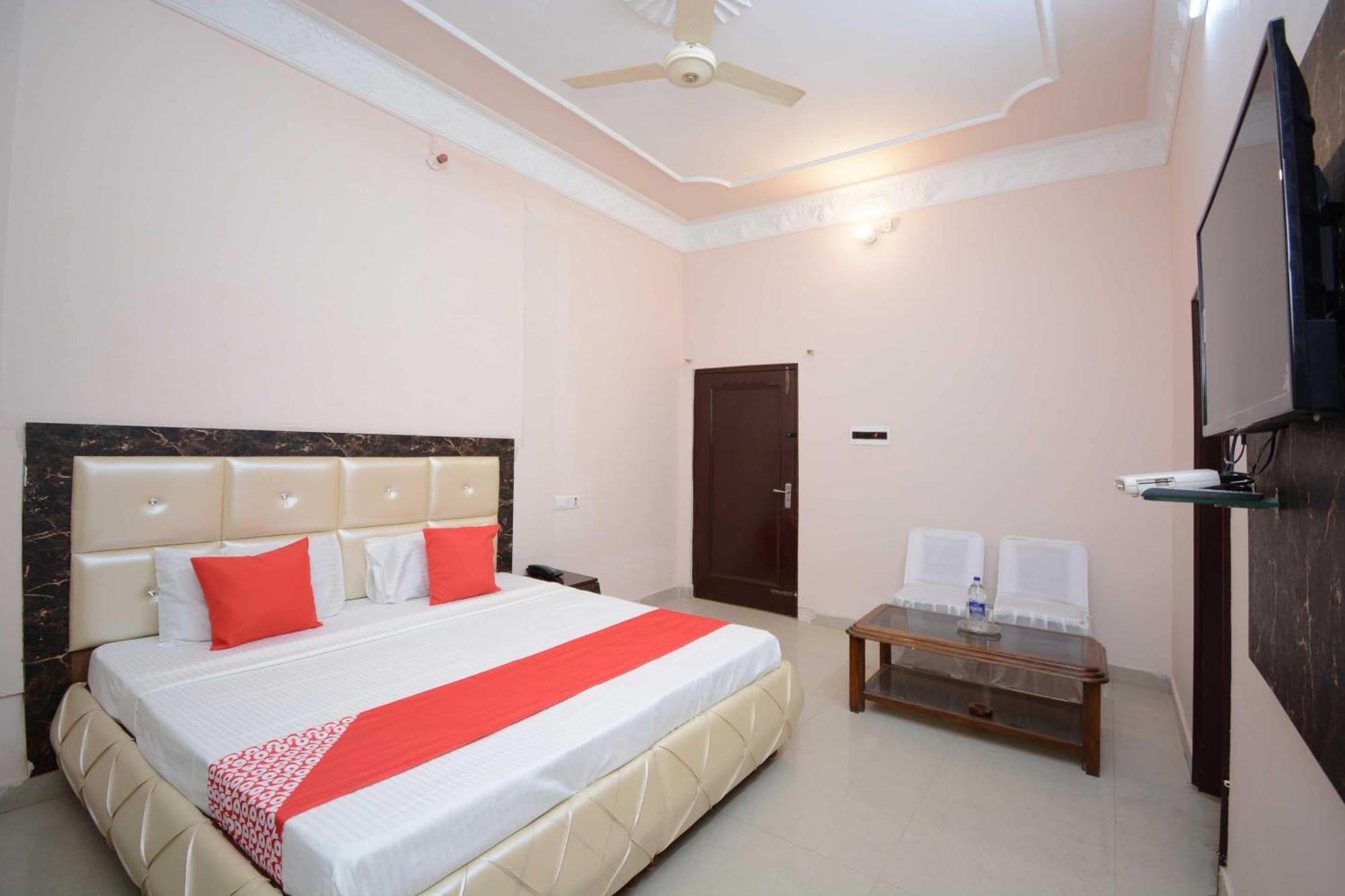 Hotel Asia Palace Pathānkot Buitenkant foto