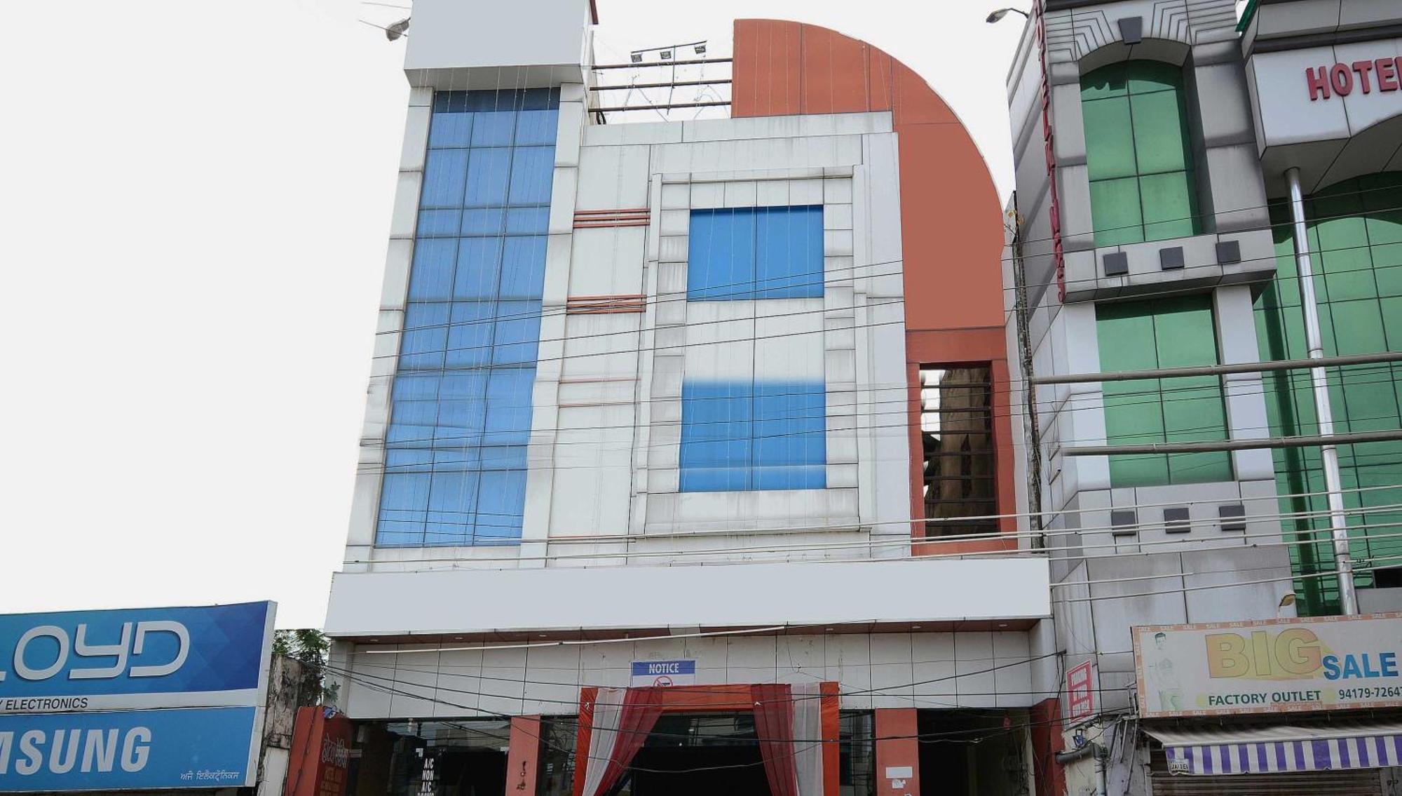 Hotel Asia Palace Pathānkot Buitenkant foto