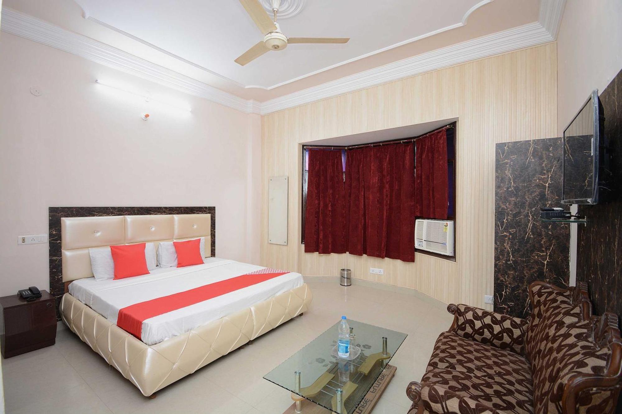 Hotel Asia Palace Pathānkot Buitenkant foto