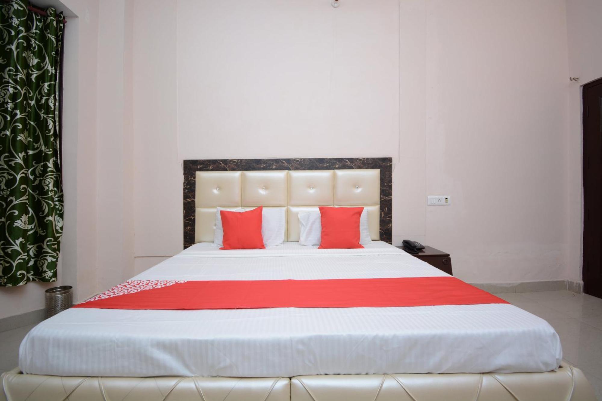 Hotel Asia Palace Pathānkot Buitenkant foto